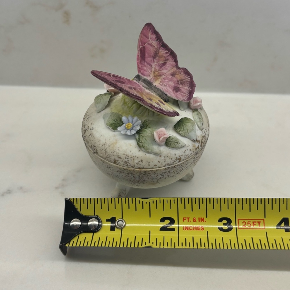 Vintage Lefton Bisque Porcelain Decorative Butterfly Trinket Box 3D - Picture 8 of 8